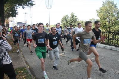 В Рязани более 800 бегунов соревновались на «Соборной версте»